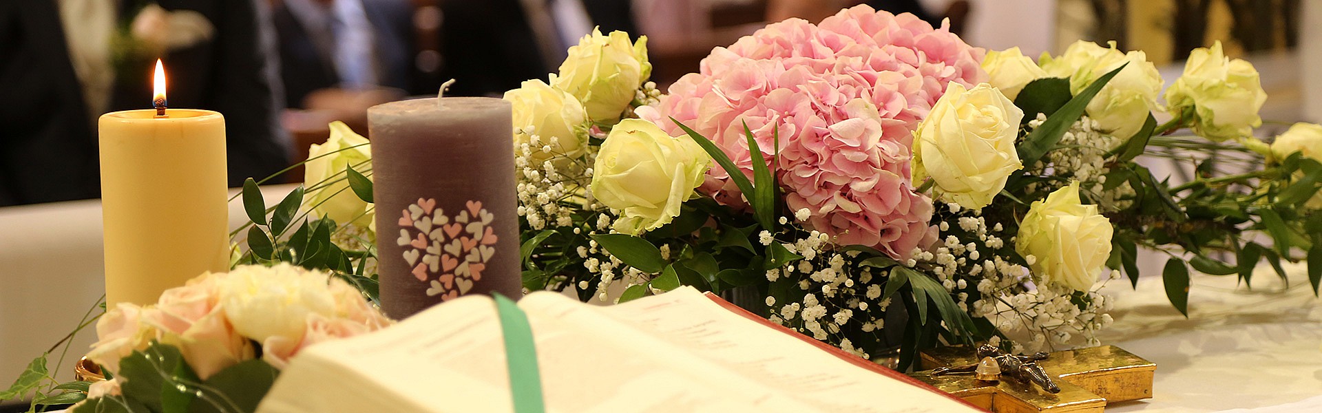 Symbolfoto Blumen Bremkens - Hochzeitsträuße - Autoschmuck - Tischdeko